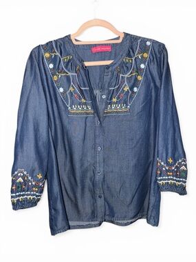 CATHERINE MALANDRINO Embroidered Chambray Peasant top - read description *